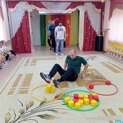 Спортивно — досуговое мероприятие для детей и пап «С папой всюду вместе ...
