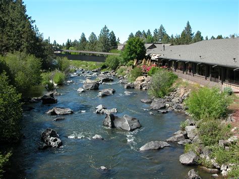 The Riverhouse Hotel: A Bend Oregon Mountain Getaway | The Mother List