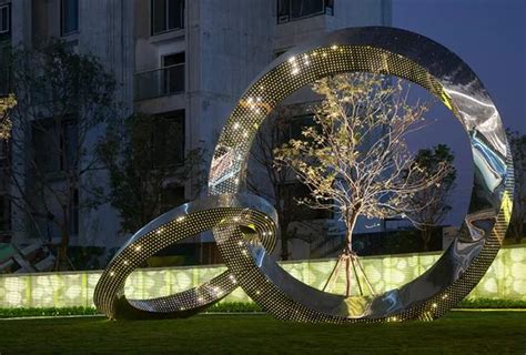 灯光圆环不锈钢雕塑--中雕园林雕塑