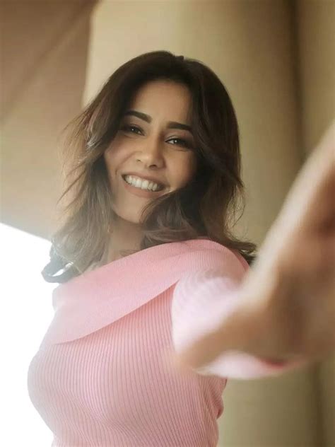 Raashi Khanna steals the fashion game with her pretty pink outfit ...
