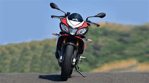 Aprilia Tuono 2015 V4 Factory Compare Bike Photos - Overdrive
