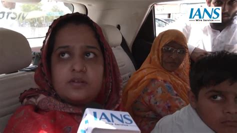 Video: "मैं इंडियन, मेरे दोनों बच्चे पाकिस्तानी" अटारी-वाघा बॉर्डर पर ...