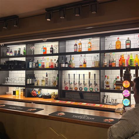 THE OAKWOOD HOTEL (Twigworth) - Motel Reviews, Photos, Rate Comparison ...