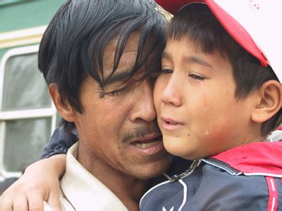 紧急搜寻新疆失踪儿童续：10岁男孩回到家中_新闻中心_新浪网