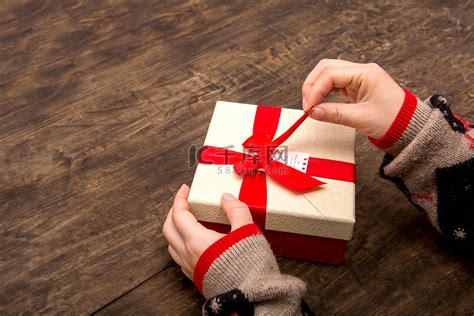 拆礼物日什么生肖最新素材