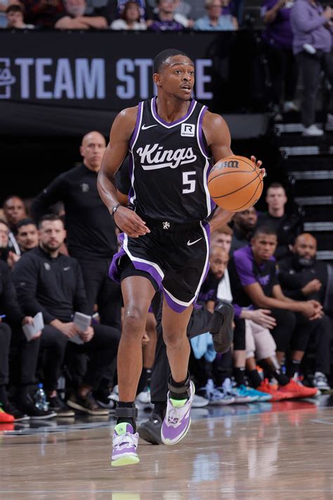 De'Aaron Fox Trade Rumors: Lakers, Heat Linked amid Rockets, Spurs Buzz ...