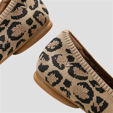 Tamia Comfortable Round-Toe Ballet Flats in Leopard | VIVAIA