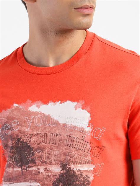 Men's Graphic Print Slim Fit T-shirt – Levis India Store
