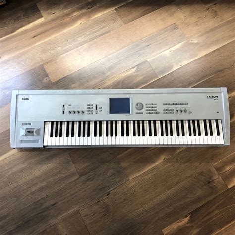 Korg Triton Pro 76-Key Digital Synthesizer Keyboard Workstation and Sampler