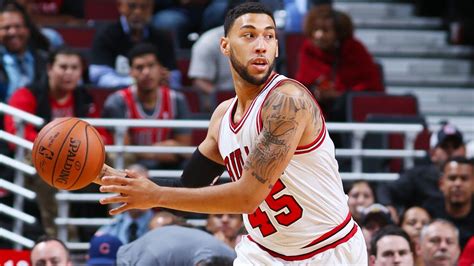 Denzel Valentine of Chicago Bulls sidelined by sprained ankle - ESPN