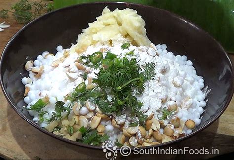 Sago thalipeeth | Sabudana roti-How to make-Step by step photos