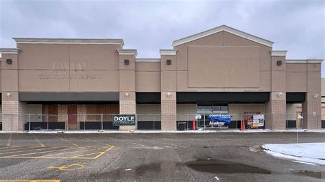 Large sporting goods + outdoor equipment store getting ready to - WFMJ ...