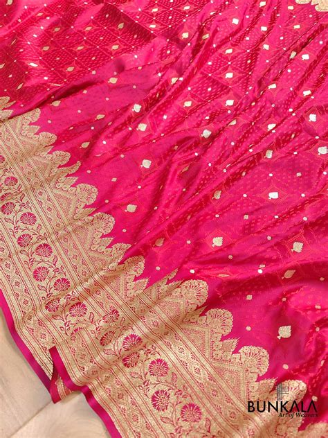 Shop Pinkish Red Two Tone Mashru Silk Jamewar Weaved Banarasi Saree ...