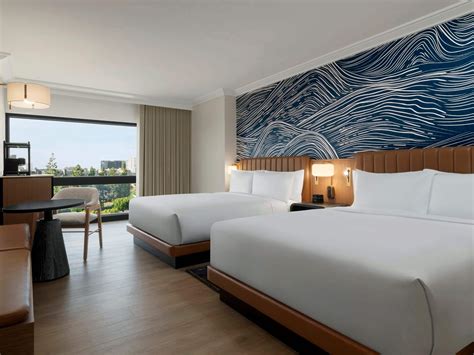 Hotel Rooms & Suites in Orange County | Hyatt Regency Irvine