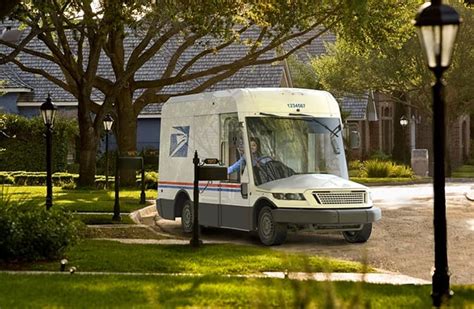USPS awards Oshkosh Defense contract for next-gen delivery vehicle ...