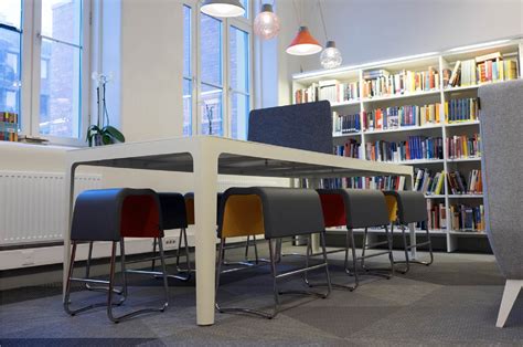 Computer Library Modern 的图像结果