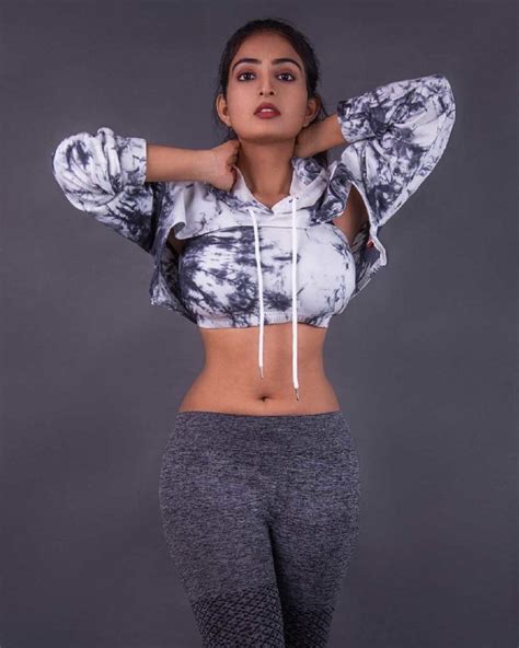 Ananya Nagalla: ఫోటోషూట్స్ తో రెచ్చిపోతున్న తెలుగమ్మాయి! | Ananaya ...