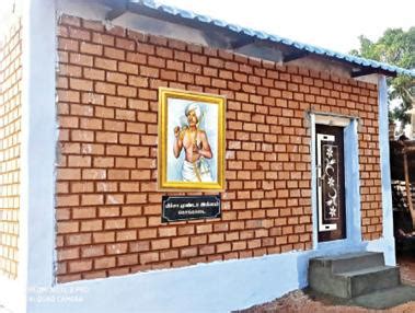 பர்கூர்: பள்ளிக்கு நிலம் வழங்கிய பழங்குடியின விவசாயியை குடிசையில் ...