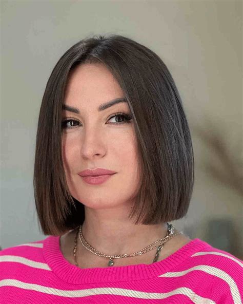 20 Neck-Length Blunt Bob Hairstyles