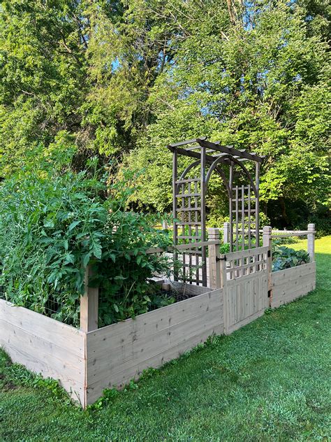 Diy Raised Garden Bed Fence How To Build A Diy Raised Garden Bed From