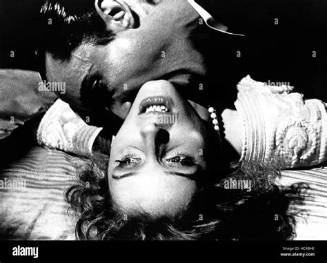 ANDY WARHOL'S DRACULA, (aka DRACULA CERCA SANGUE DI VERGINE...E MORI DI ...