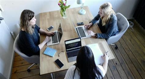 Only 7 pc of Indian heirs feel obligated to join family businesses ...