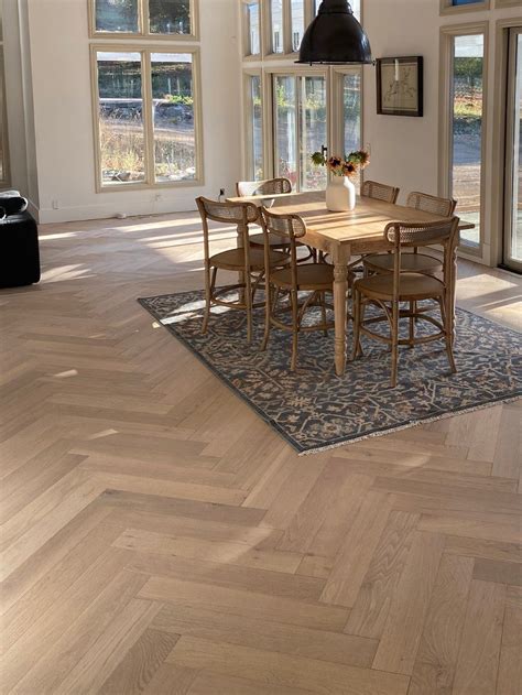 The Unique Beauty of a Wall-to-Wall Herringbone Floor | Herringbone ...