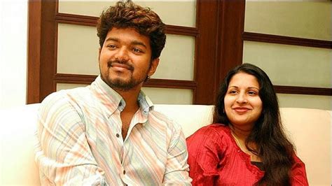 Thalapathy Vijay's Wife Sangeetha Sornalingam Files For Divorce 26 ...