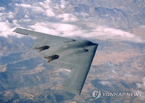 "美 B-2 폭격기 최신 비행관리체계 도입 시스템성능 1천배 향상" : 네이트 뉴스