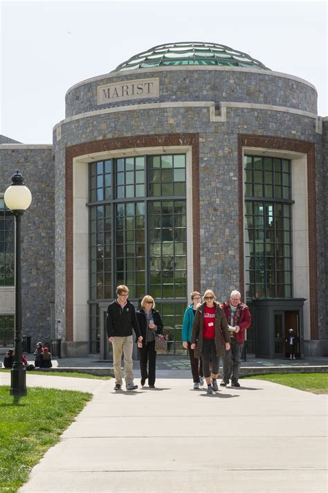 Features — MARIST CIRCLE