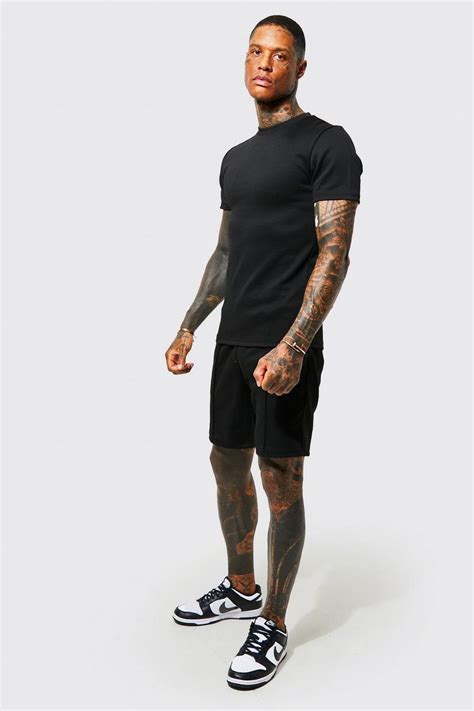 Muscle Fit T-shirt And Short Set | boohoo