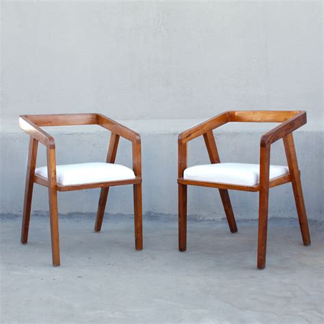 Pair of Retro Chairs – Artisera