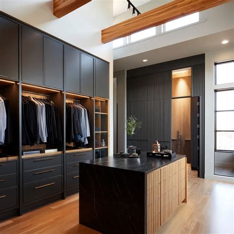Luxury Walk In Closet