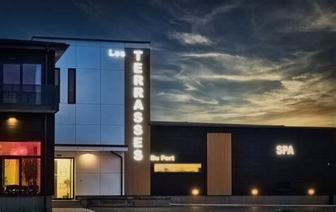 LES TERRASSES DU PORT (Saint-Pierre) - Hotel Reviews, Photos, Rate ...