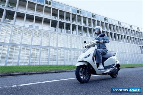 Suzuki e-Address Electric Scooter price, mileage, colours, photos ...