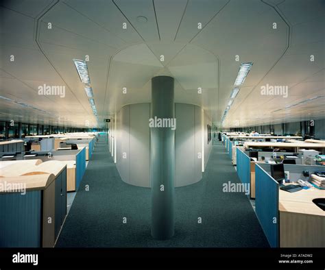 High-Tech Office Design 的图像结果