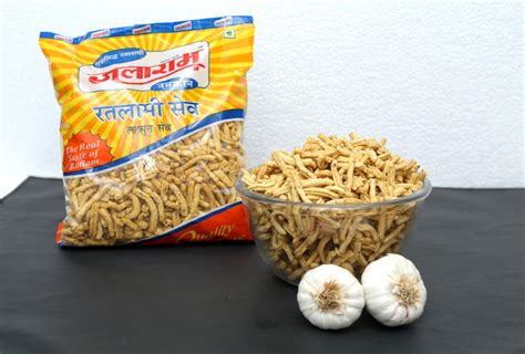 Buy Jalaram Famous RATLAMI Garlic Sev - 500g | Authentic Malwa Namkeen ...