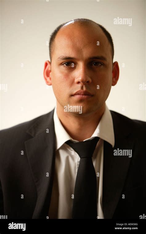 Business Man in Suit and Tie 的图像结果