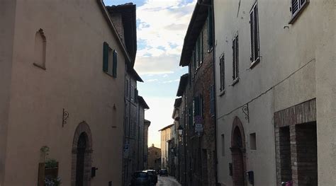 FONTAGIRASOLE - IL FONTANARO (Paciano, Italy - Umbria) - Villa Reviews ...