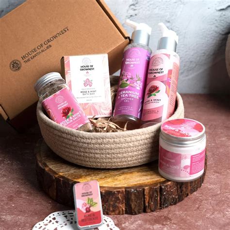 Bath Essentials (Rose & Mint) Hamper – House Of Grownest