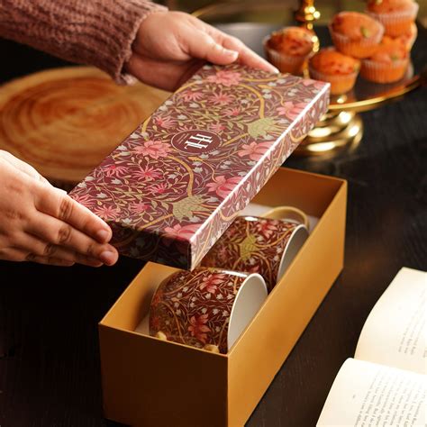 Set of 2 Burgundy Bone China Floral Pattern Coffee Mugs