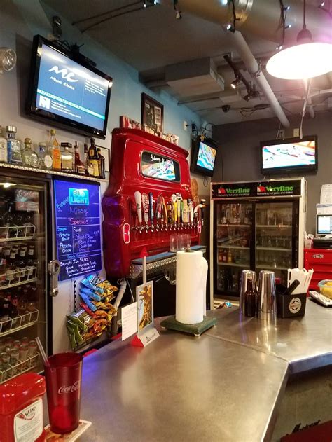 Johnny & Hons Smokehaus | 924 W Penn Ave, Robesonia, PA 19551, USA