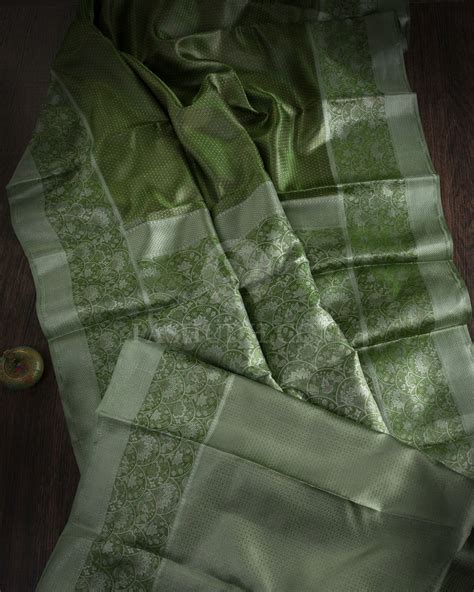 Olive Green Kanjivaram Silk Saree - D526(A) – Pashudh Sarees