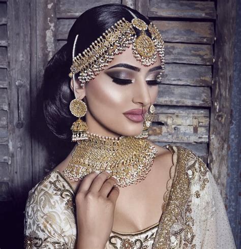 Time-Honoured Choker Necklace Designs That’ll Complement Your Bridal Looks