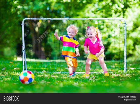 Football Kids 的图像结果