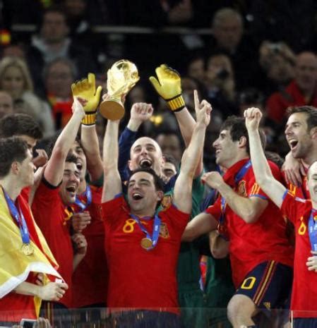 Las mejores imágenes de xavi con la selección