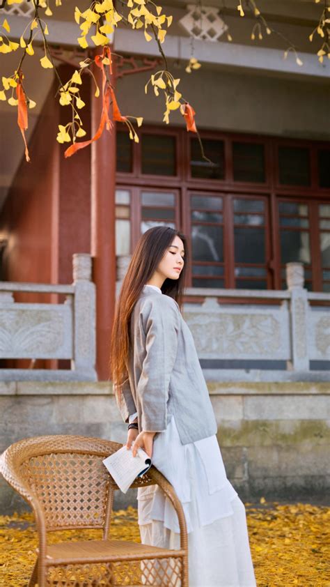 清新淡雅美女背景图片2022已更新今日推荐