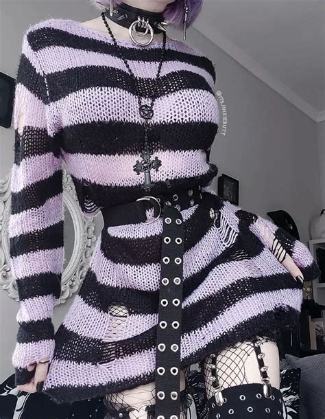 What Is The Pastel Goth Aesthetic Style | Pastel goth fashion, Edgy ...
