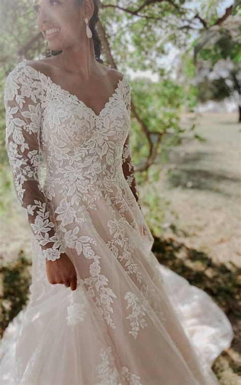 Stella York - 7169 | Bridal Elegance Studio