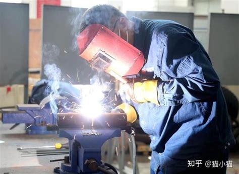 电焊工送什么礼物最新素材